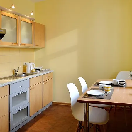 Apartamenti Twin Owls דירה *