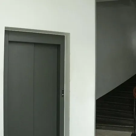 Apartamenti Twin Owls דירה